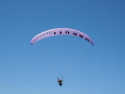 Caja regalo ¡Guipúzcoa a vista de pájaro! 1 vuelo en parapente de 30 min para 1 persona