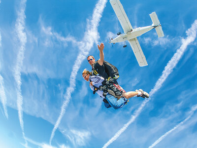 Saut en parachute en tandem au départ de Gap avec vue sur les montagnes