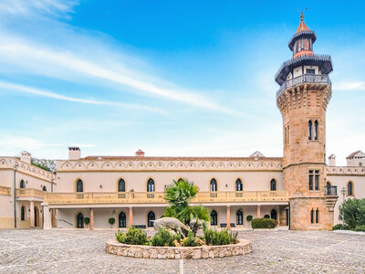 Caja regalo Hotel Casa Convento La Almoraima en Cádiz: 1 noche y ruta en 4x4