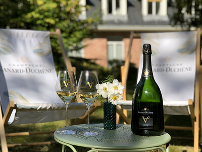 Coffret Initiation au sabrage de champagne avec dégustation et visite de cave près de Reims