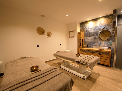 Coffret Moment de détente près de Valence avec massage, bain hydromassant et accès au spa