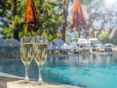 Cofanetto regalo Dolci momenti per due: 1 notte con Spa e aperitivo in Italia