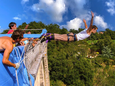 Saut à l’élastique pour 2 au viaduc de l'Isle Jourdain dans la Vienne