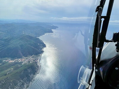 Cofanetto regalo Tra cielo e lago: 1 volo panoramico in ultraleggero sul Lago d’Iseo