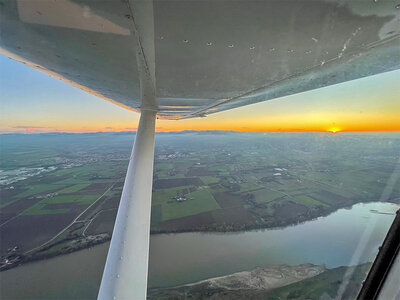 Tra cielo e lago: 1 volo panoramico in ultraleggero sul Lago d’Iseo