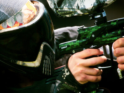Cofanetto Mira il bersaglio, carica e boom! 1 partita di paintball a Lecco per 2