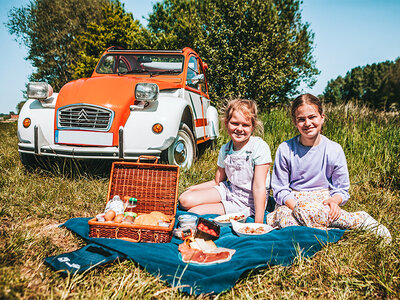Doos Autozoektocht van 1 halve dag voor 4 personen in een Citroën 2CV