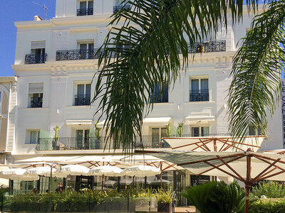 Coffret Séjour de 2 jours en hôtel 4* au centre de Cannes avec champagne