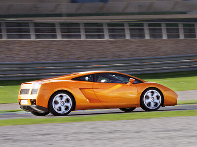 Caja Feliz día al padre aventurero: conducción de un Lamborghini