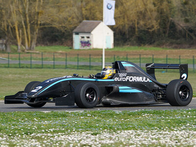 Stage de pilotage : 1 journée sur circuit près de Châteauroux au volant d'une Formule Renaut 2.0