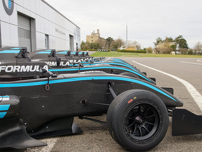 Stage de pilotage : 2 journées sur circuit près de Châteauroux au volant d'une Formule Renaut 2.0
