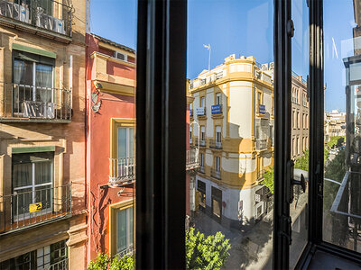 Welldone Cathedral Suites: 1 noche en estudio con balcón y desayuno