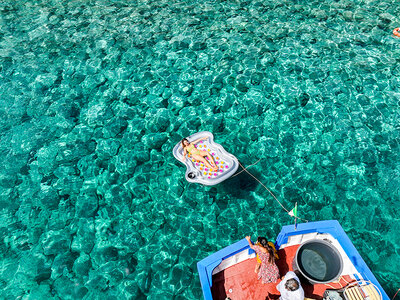 Cofanetto Una giornata in barca con battuta di pesca all'Isola d'Elba e pranzo per 2 a bordo