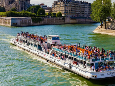 Coffret cadeau Découverte de Paris en famille : déjeuner croisière sur la Seine pour 2 adultes et 1 enfant