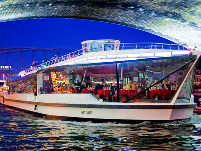 Découverte de Paris lors d’un dîner croisière Excellence sur la Seine pour 1 adulte