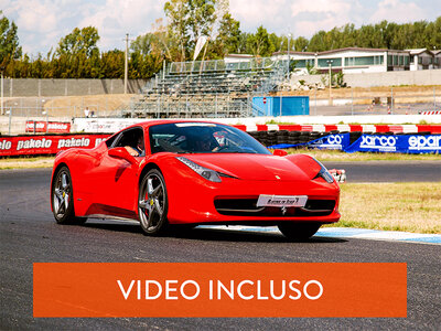 Cofanetto regalo Emozioni in pista a Castelletto di Branduzzo: offerta speciale per 3 giri in Ferrari 458