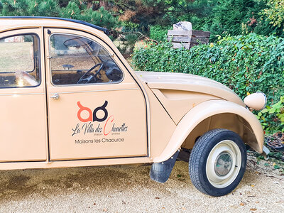 Séjour insolite près de Troyes : 4 jours en roulotte et balade de 2h en Citroën 2 CV