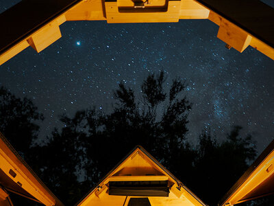 Cofanetto regalo La magia del cielo stellato: 2 notti in una StarsBox in Puglia e 1 bottiglia di vino