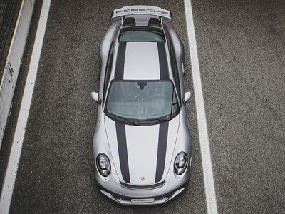 Coffret cadeau 1 tour au volant d'une Porsche 911 GT3 sur le circuit du Mugello