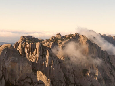 ¡Montserrat Tour en helicóptero!: 1 vuelo compartido de 15-20 min para 1 persona