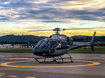 Caja Montserrat Tour Panorámico: 1 vuelo compartido en helicóptero para 2 personas de 30-35 min