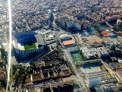 Caja Bcn City Tour Panorámico: un vuelo compartido de 20-25 min para 2 personas