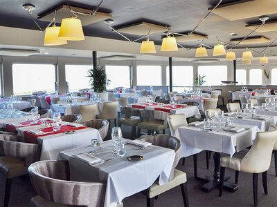 Repas gastronomique 4 plats avec champagne en bord de mer à La Baule