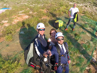 Cofanetto Emozioni in volo col parapendio in tandem su Pisa per 2