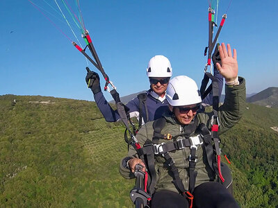 Cofanetto In volo sopra Pisa col parapendio in tandem per 1 persona