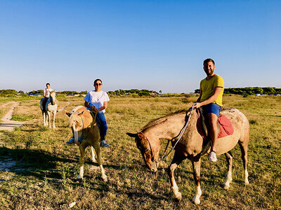 Cofanetto Incredibile passeggiata a cavallo in riva al mare in un parco naturale del Salento