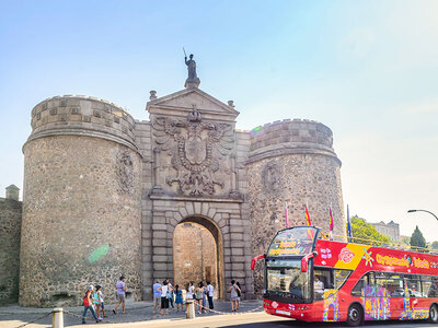 Caja City Sightseeing Toledo: 1 tour en bus turístico, entrada al Alcázar y tirolina