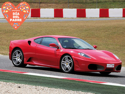 Caja regalo Feliz día al padre más aventurero: conducción de un Ferrari