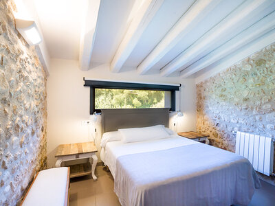 Caja ¡En calma! 1 noche con desayuno en el Hotel Masía Can Clotas