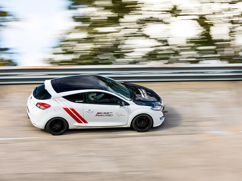Pilotage : 1 journée pour 2 en Mégane 3 RS Trophy sur un circuit : Dijon, Magny-Cours ou Le Mans