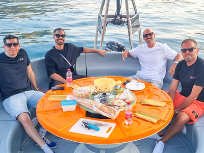 Cofanetto Party Boat sulle sponde del Lago di Lugano per 4 persone