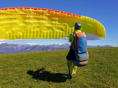 Volo in parapendio tra i cieli di Bergamo per 1 persona