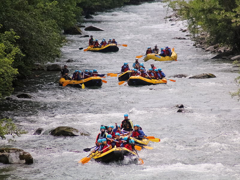 Avventura in famiglia in Val di Sole: 2h di rafting per 3 persone