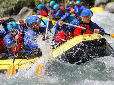 Cofanetto Emozioni estreme in Trentino con una discesa Rafting Power in Val di Sole per 3