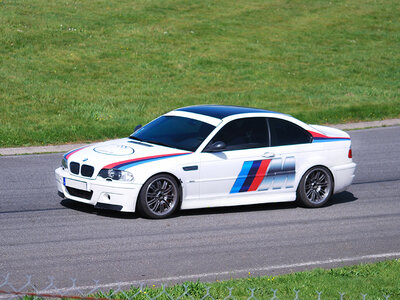 Coffret cadeau Passion pilotage : 10 tours au volant d'une BMW M3 E46 sur le circuit de Lohéac