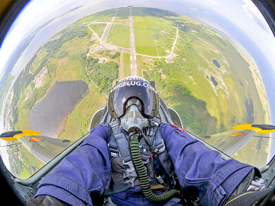 Cofanetto regalo Volo in caccia militare L-39 Albatros sopra i monti svizzeri