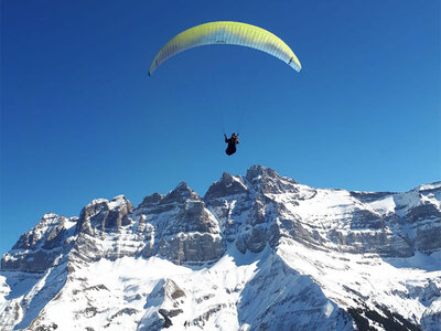 35 Minuten Flug im Gleitschirm für 1 Person in Champéry