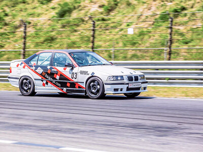 Adrenalinstarkes 21 km Erlebnis auf der Nürburgring-Rennstrecke für 2 Personen