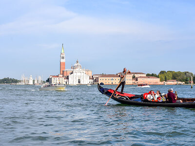 Cofanetto regalo Giro in gondola a Venezia con commento dal vivo per 2 persone