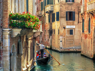 Cofanetto Giro in gondola a Venezia con commento dal vivo per 2 persone