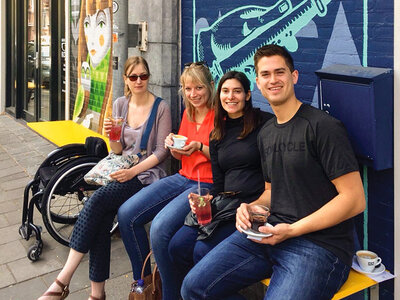 Doos Wandeling door Den Haag met hapjes voor 4 bij BiteMe Food Tours