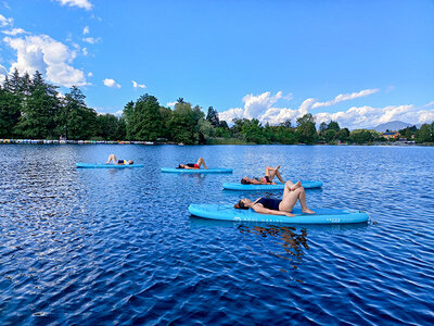 SUP Yoga e lezione di SUP per 2 amanti del Lago di Monate