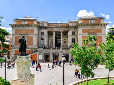 Caja regalo De arte por Madrid: 1 tour guiado y entradas al Museo del Prado para 2 personas