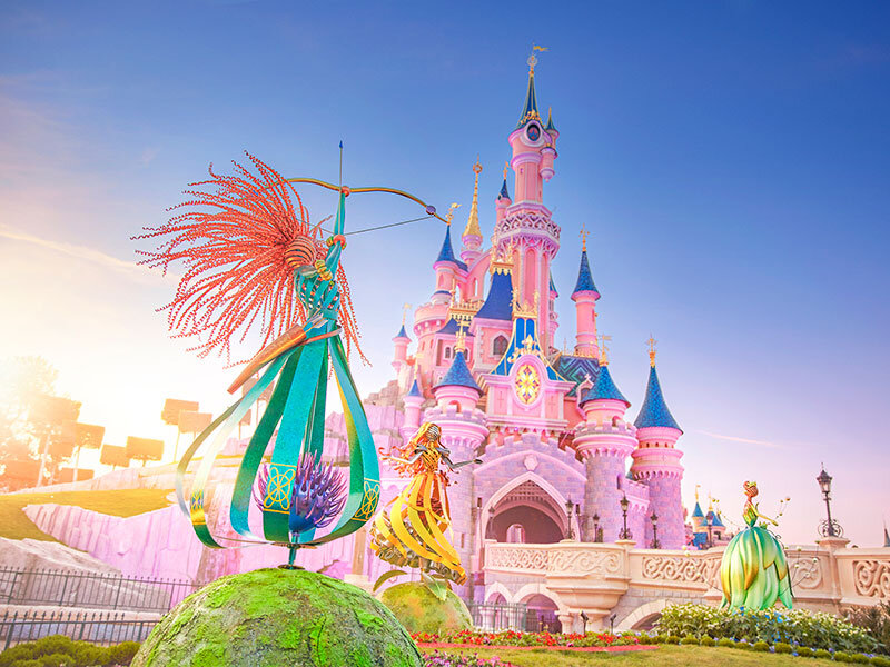 SMARTBOX - Magia e fiabe Disney: 1 biglietto datato 1 giorno Alta Stagione  per un Parco Disney® per 1 adulto - Cofanetto regalo