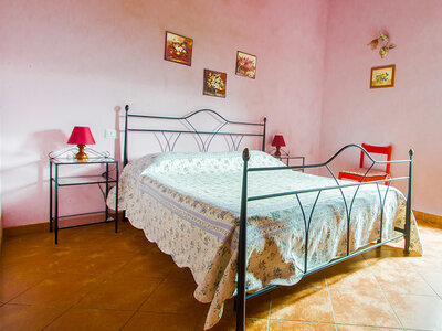 Cofanetto 1 insolita notte in agriturismo in Toscana con pranzo e fattoria didattica per 2