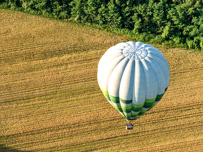 Cofanetto regalo Sopra le colline del Chianti con 1 volo esclusivo in mongolfiera e picnic per 2